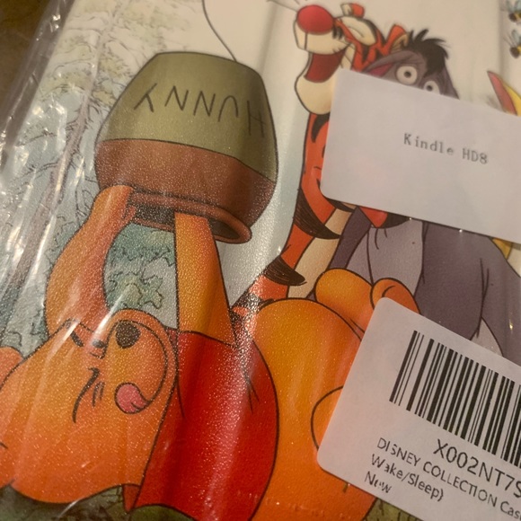 Kindle HD8 Disney Winnie the Pooh Case - Picture 5 of 7